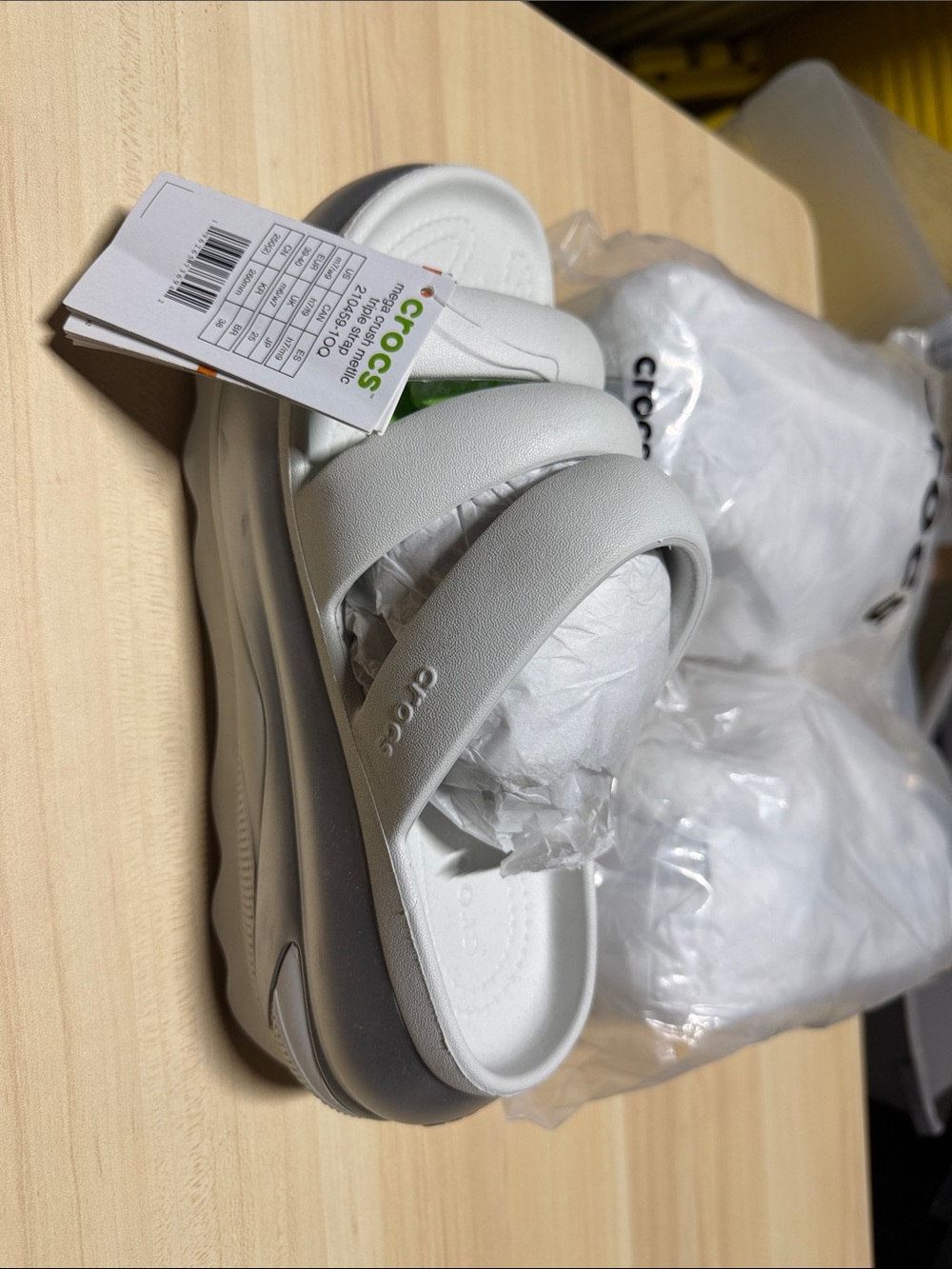 CROCS mega crush metallic triple strap moonlight silver